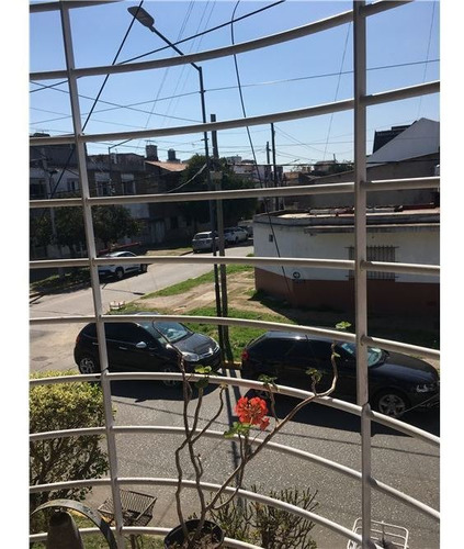 Venta Duplex Tipo Casa, Lanús, Todo Luz, Impecable