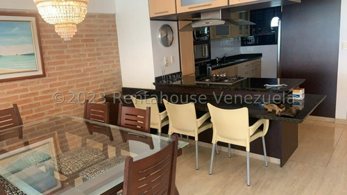 Apartamento Acogedor En Alquiler En Las Esmeraldas Baruta 154mtrs 23-28492