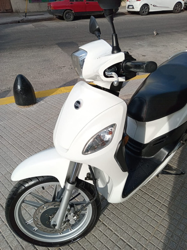 Scooter Sym Symphony 125cc 2021 Con Alarma. Excelente Estado