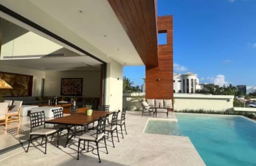Casa Con Acceso A La Playa, En Venta, Puerto Cancún