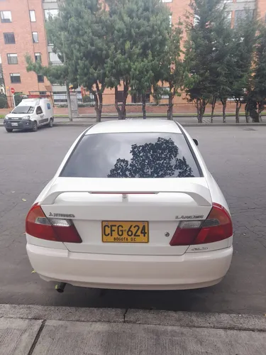 Mitsubishi Lancer 1.6 Glx 5 p