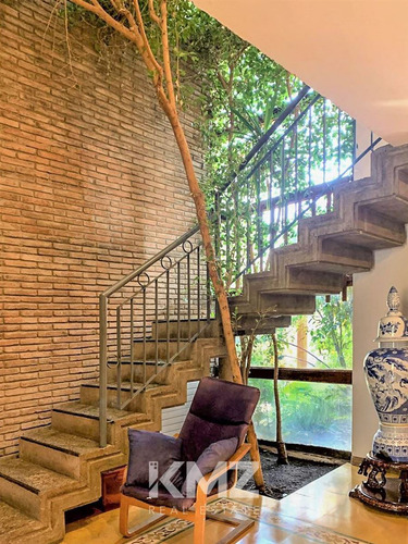 Casa En Venta De 4 Dormitorios En San Carlos De Apoquindo