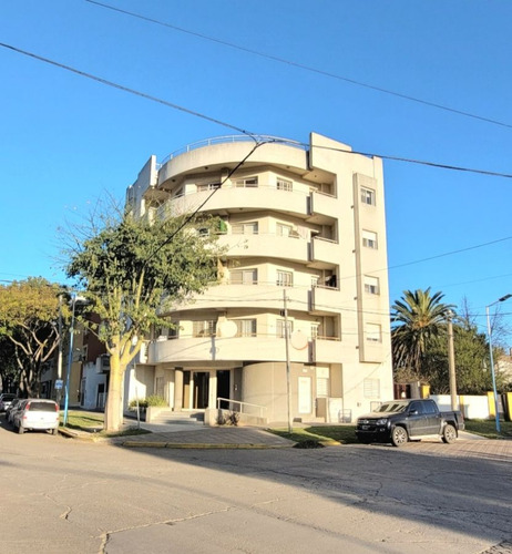 Departamento En Venta De 1 Dormitorio En Belén De Escobar