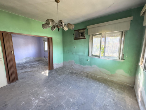 Reservada -casa Con Garage Y Patio A Refaccionar - Lanús Oeste