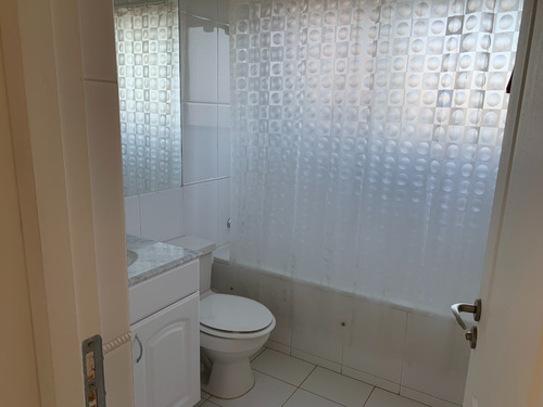 Excelente Parcela Con Amplia Casa, Gran Terreno Y Jardines