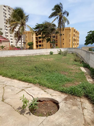 Casa Con Terreno Playa Grande