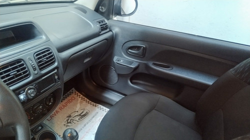Imagem 9 de 10 de Renault Clio 2015 1.0 16v Authentique Hi-power 5p