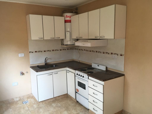 Alquiler Duplex De Dos Dormitorios Con Patio En Devicenzo Chico!