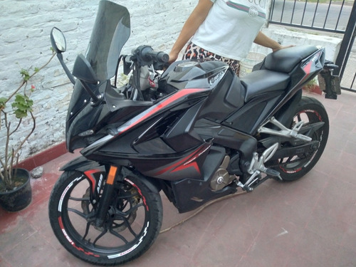 Bajaj Rouser Rs200