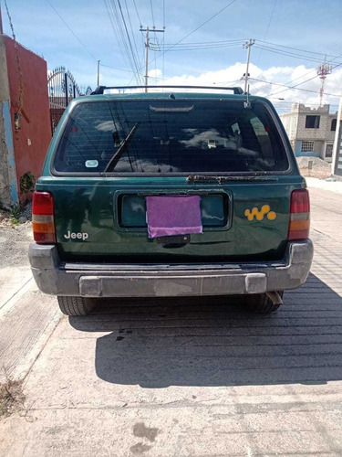 Imagen 2 de 13 de Jeep Cherokee Cherokee Se