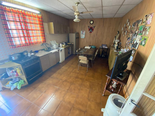 Casa 2 Dormitorios Con Gran Terreno.