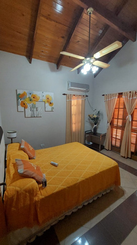 Casa Tipo Chalet, 3 Hab., Impecable Estado, Zona Privilegiad