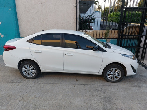 Imagen 6 de 9 de Toyota Yaris 2018 1.5 5p S At Cvt