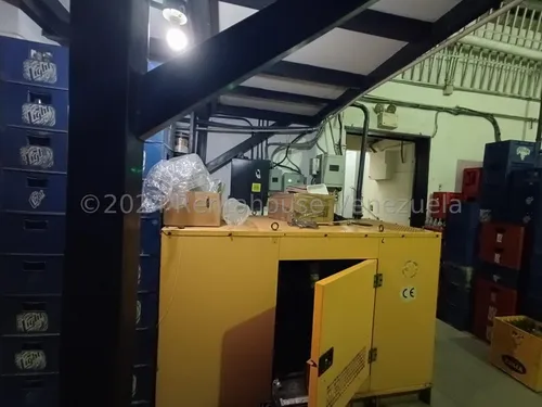 Fondo Comercio Negocio En Venta En Zona De Alto Trafico Av Ayacucho Con Cavas Cuartos Exhibidores Inventario Estef 25-4870