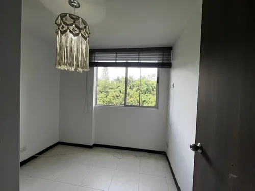 Apartamento En Arriendo En Cumbres. Cod A24055