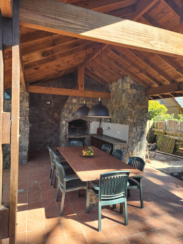 Casa En Cariló Para 10 Pers. A 150 M Mar Con Cerco Y Pileta
