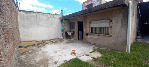 Imagen 8 de 11 de Blas Parera 2900 - Casa Con 2 Dormitorios Y Parque - Quilmes Oeste