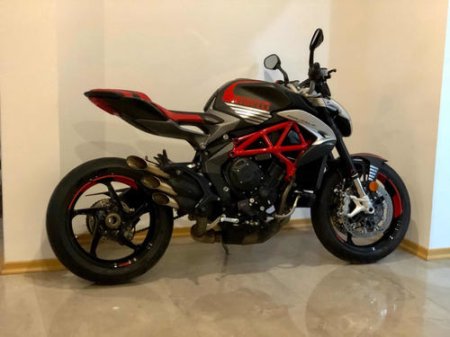 Mv Agusta Brutale 800 - No Ducati No Yamaha