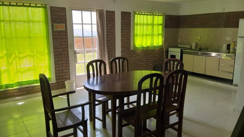 Imagen 3 de 4 de Cabaña, 2 Dormitorios, 2 Baños, Cochera, Totalmente Equipado