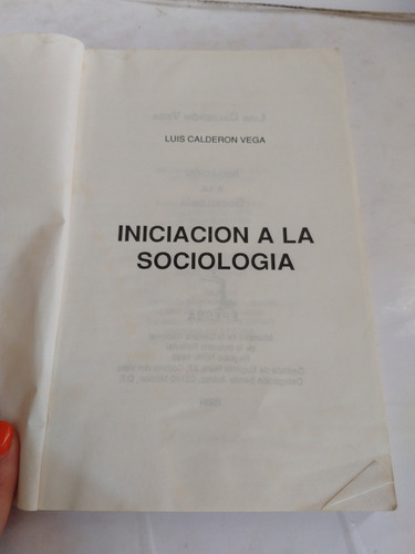 Iniciación A La Sociología Luis Calderón Vega (Usado)
