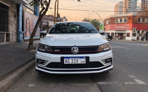 Imagen 9 de 12 de Volkswagen Vento Gli 2.0 Tsi 211cv App Connect + Nav