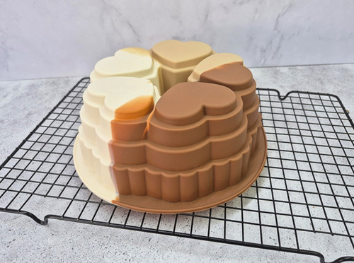 Molde Flanera Torta Con Corazones Silicona Antiadherente Color Tricolor