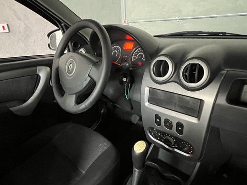 Renault Logan 1.6 Expression Hi-torque 4p