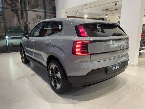 Volvo EX30 51 KW ELÉTRICO CORE