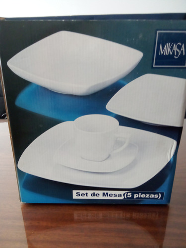 Set De Mesa , Contiene 5 Piezas . Sin Uso 