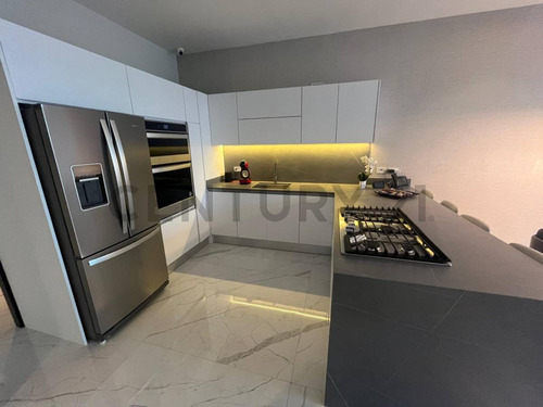Venta De Apartamento De Lujo En Torre Sky Park, Las Mercedes
