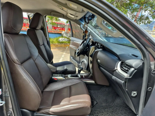 Toyota Fortuner 2.7L 4X2 At