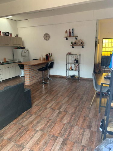Imagen 5 de 13 de Departamento Tipo Casa Al Frente 2 Ambientes Con Cochera
