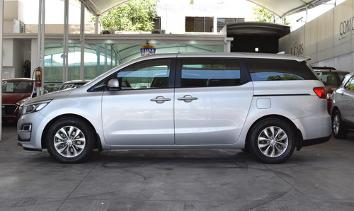 Kia Sedona 3.3 V6 Lx At