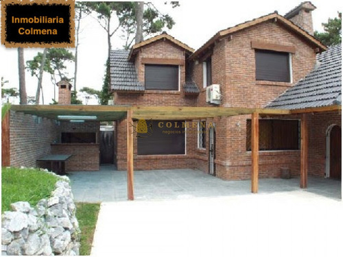 Precioso Chalet En Playa Mansa. Disfrute De Punta Del Este!!!- Ref: 2323