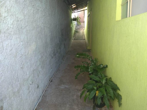 Lote De 360m², Composto De Duas Casas De Dois Quartos - Bhc1611