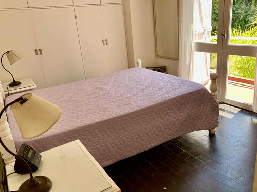 Casa Dumbus Gran Casa Pinamar Centro 14 Personas + Cuna, Pet Friendly, Parrilla, Parque, Metegol, Wifi Fibra 300mega Eventos