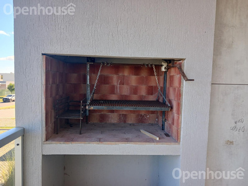 Alquiler De Departamento Amoblado En Barrio La Calesa, Pilara.