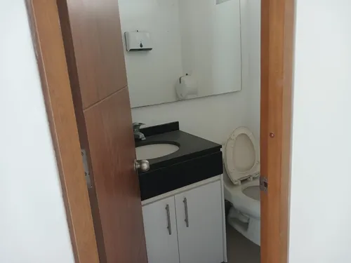 Alquila Oficina En Piso 19 Ubicación Privilegiada Cod. 54706