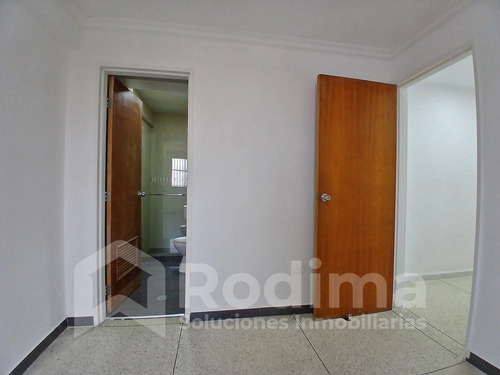 Apartamento En Residencias El Centro, Edificio Conectado A Pozo De Agua