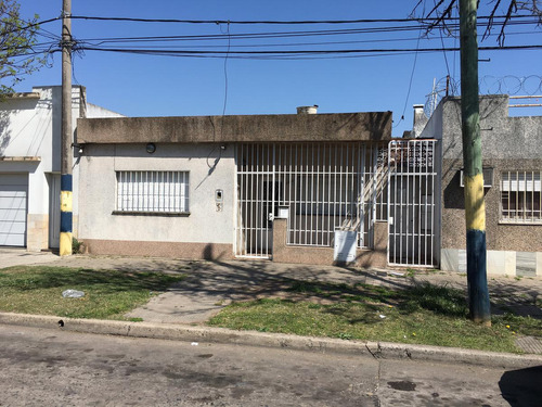 Casa Dos Dormitorios - Barrio Hospitales