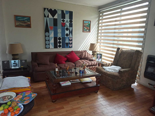 Casa Familiar/ Barrio Los Adoquines, Ñuñoa (105514)
