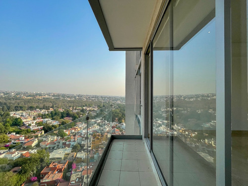 130 M. 2 A 3 Recamaras, Balcón Con Vista Increíble, 3 Baños, 2 Cajones De Estacionamiento, Gimnasio Y Alberca
