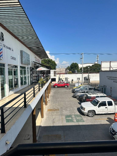 Renta Local Pa. Av. Tecnologico 4, Queretaro