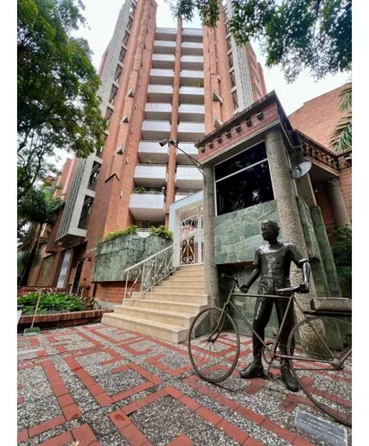 Venta De Apartamento En Laureles