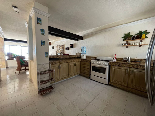 Casa Frente Al Mar En Venta En Merida F-215, 4 Rec. En Chicxulub $12,000,000