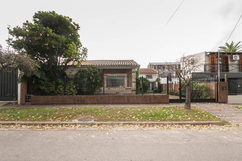 Casa 4 Amb Con Quincho, Jardin Y Cochera
