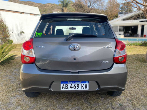 Imagen 4 de 16 de Toyota Etios 2017 1.5 Xs