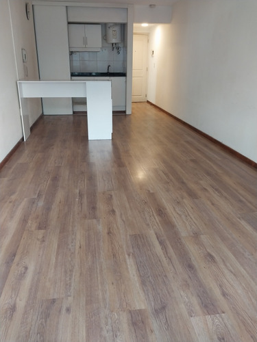 Alquiler, Centro Monoambiente, Paraguay Y Soriano Al Frente