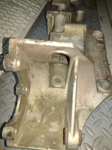 Base Soporte Alternador, Compresor Y Licuadora Jetta A4 Vw (Usado)