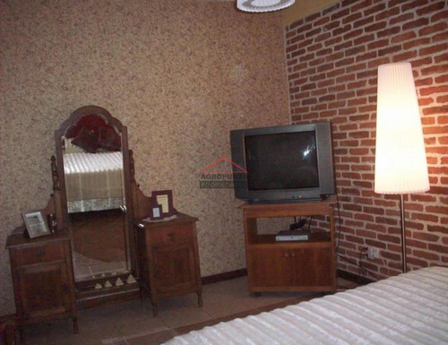 Casa En Beverly Hills, 4 Dormitorios *- Ref: 3576